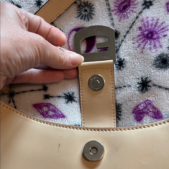 VINTAGE GUESS CURVE MINI PURSE - Picture 5 of 15